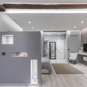 https://mandria-apartments-1-2.emilia-romagnahotels.net